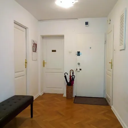 Pokoje Nowiniarska Nf Guest house Warsaw