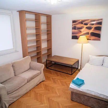 Pokoje Nowiniarska Nf Guest house *