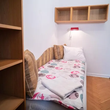Pokoje Nowiniarska Nf Warszawa